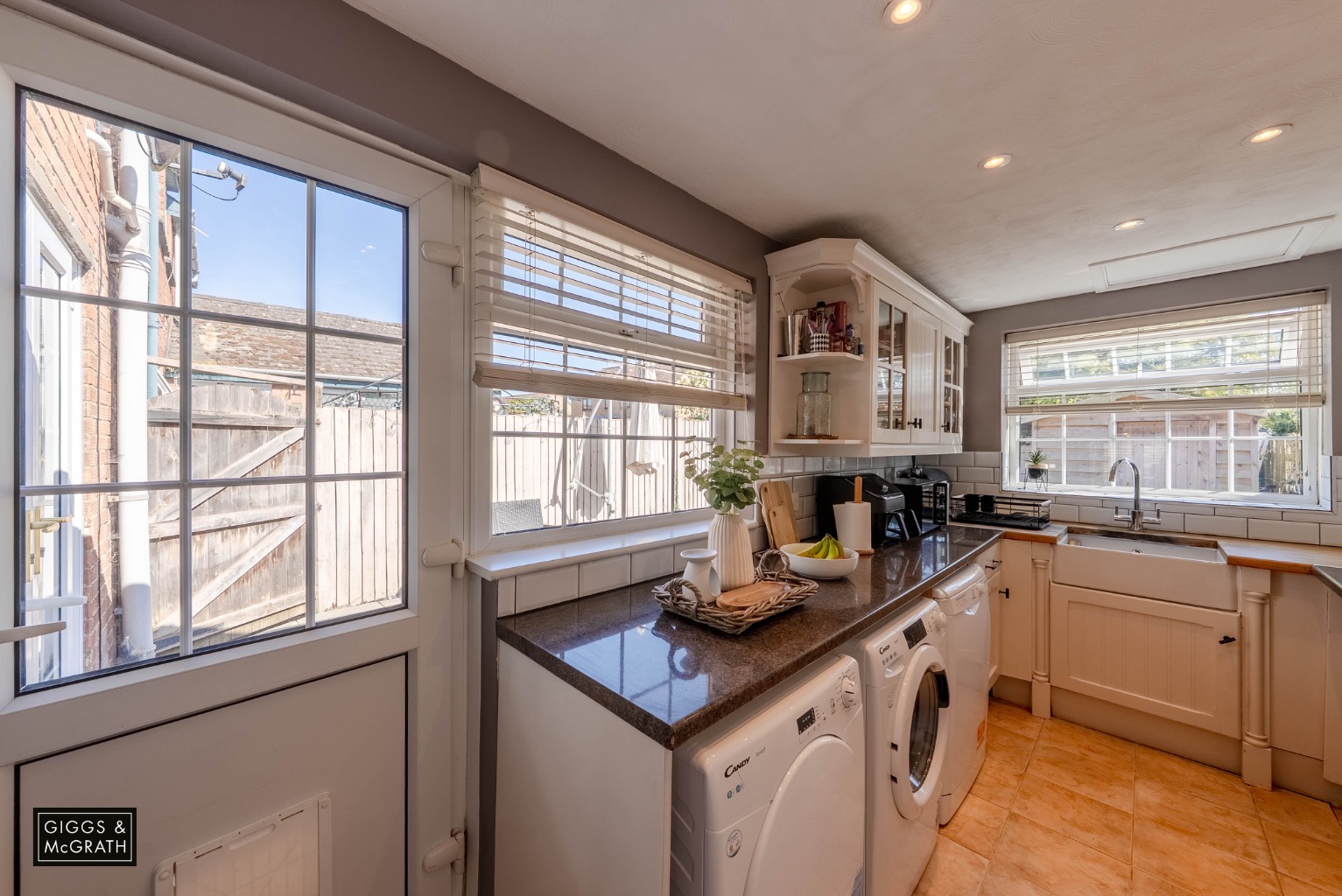 2 bed semi-detached house for sale in London Street, Huntingdon  - Property Image 5