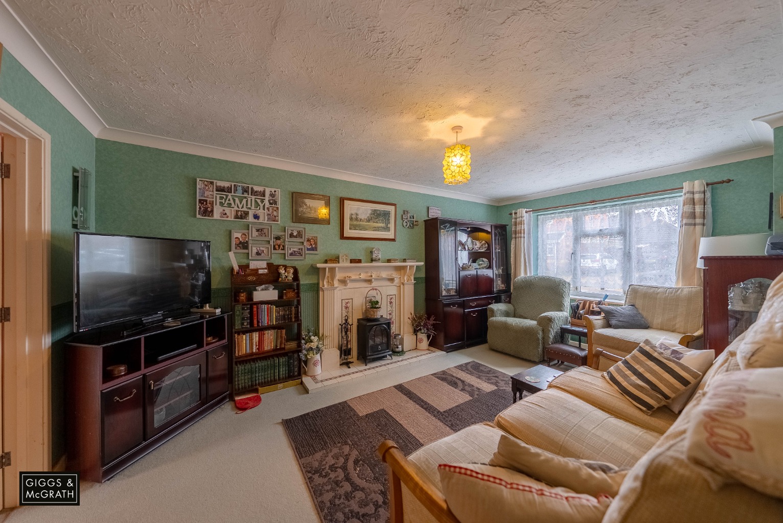 4 bed detached house for sale in Chandlers Way, Huntingdon  - Property Image 2