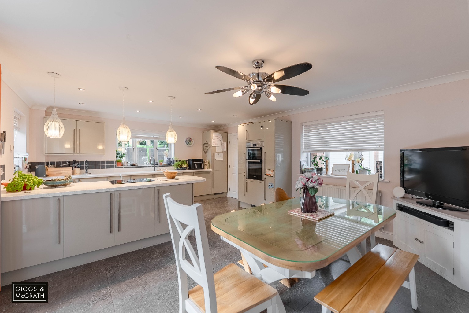 4 bed detached house for sale in Royal Oak Close, Huntingdon  - Property Image 3