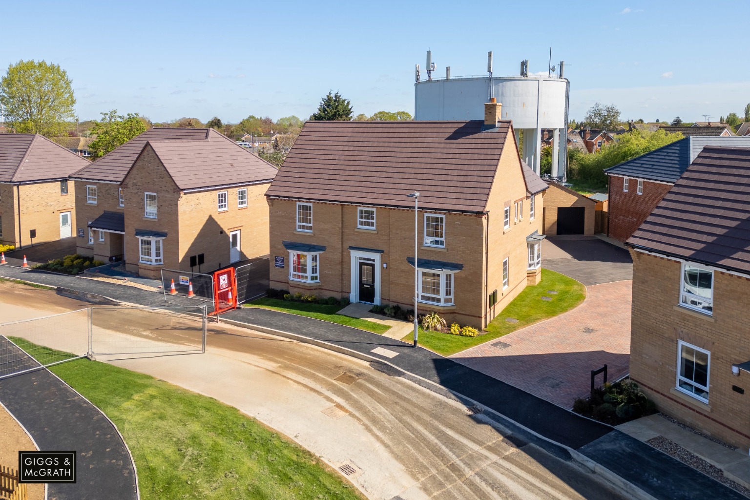 5 bed detached house for sale in Stoneman Way, Huntingdon - Property Image 1