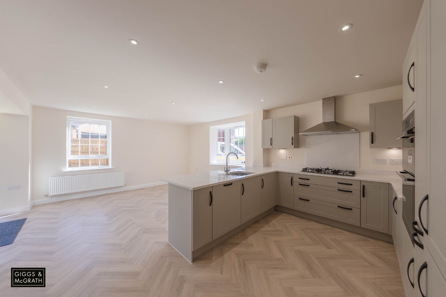 5 bed detached house for sale in Stoneman Way, Huntingdon  - Property Image 11