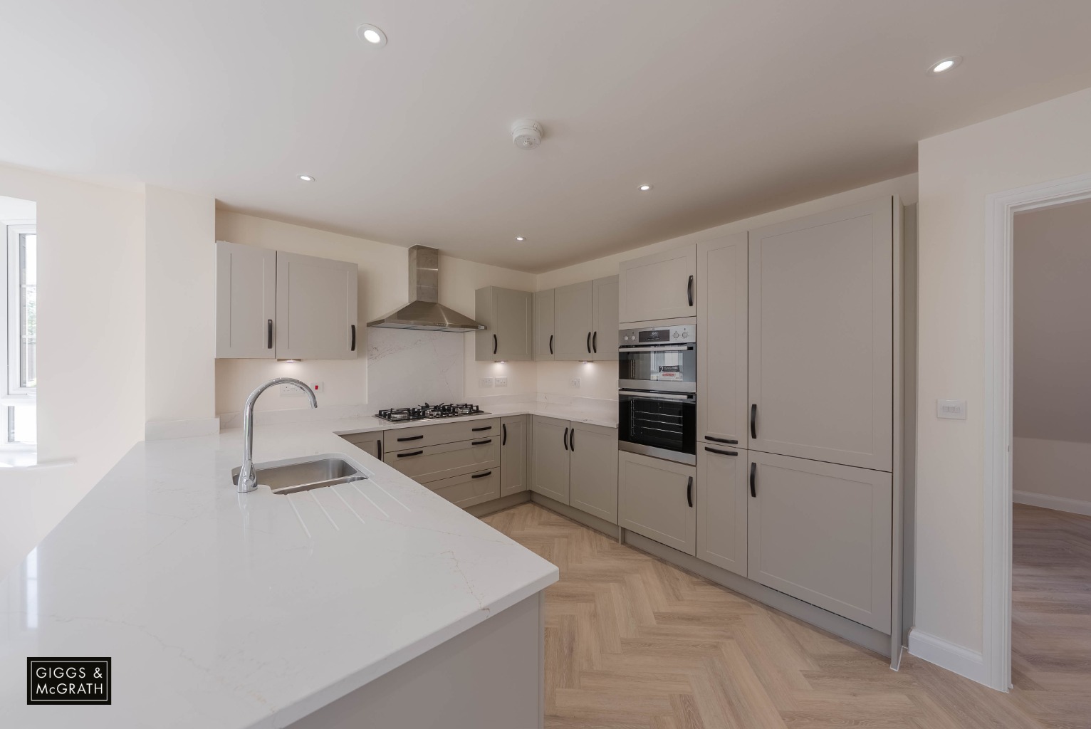 5 bed detached house for sale in Stoneman Way, Huntingdon  - Property Image 2