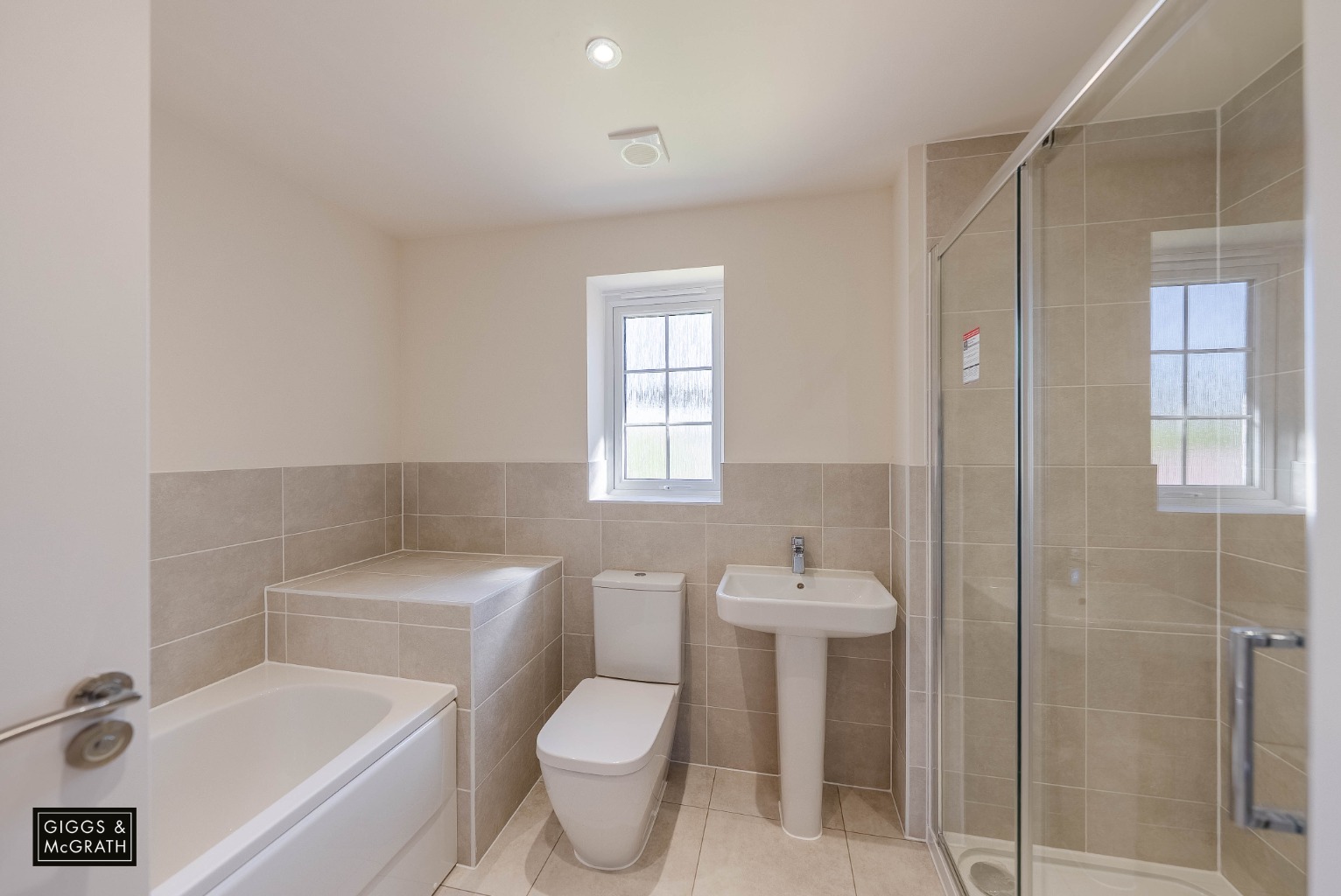 5 bed detached house for sale in Stoneman Way, Huntingdon  - Property Image 19