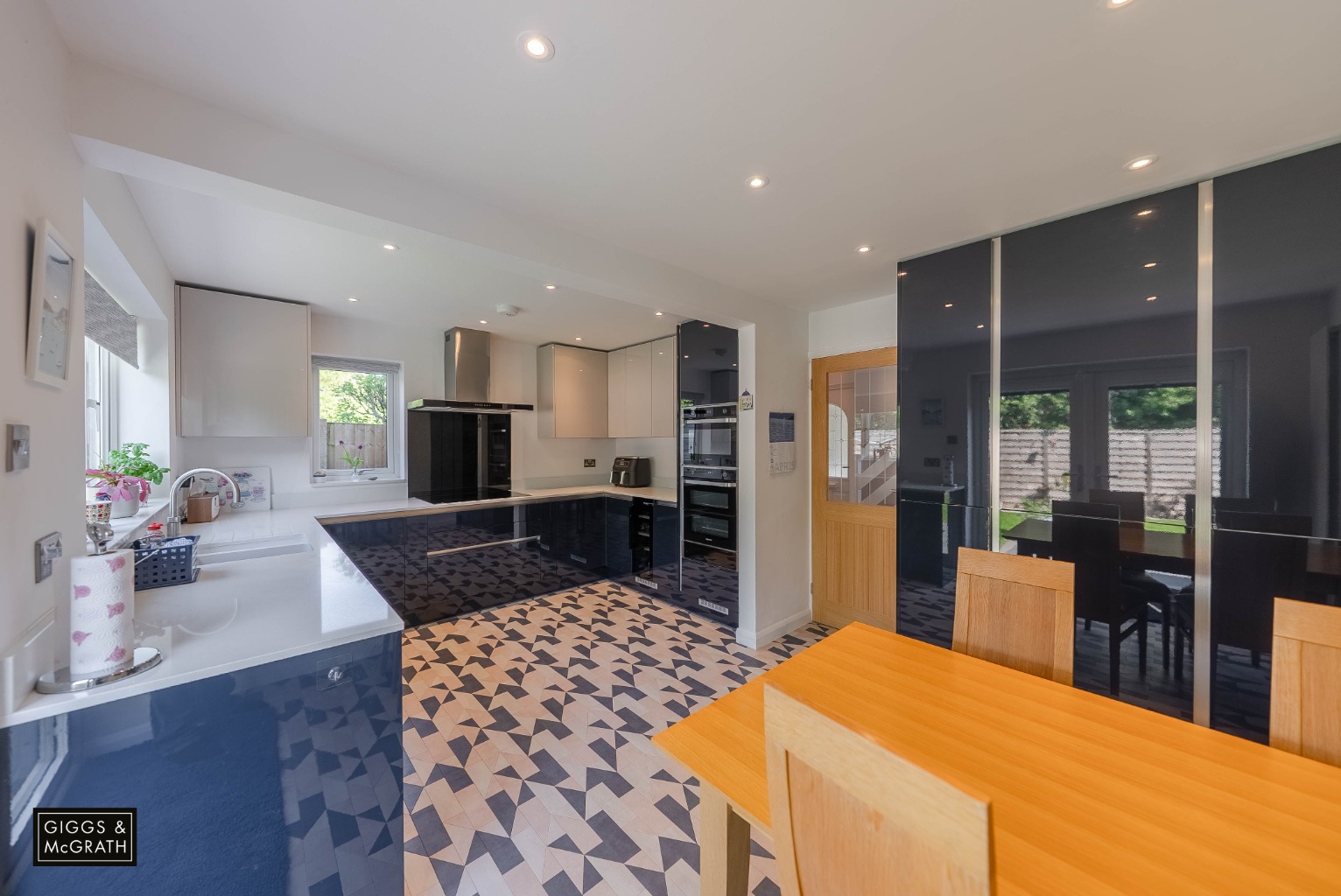 4 bed detached house for sale in Inhams Way, Cambridgeshire  - Property Image 2