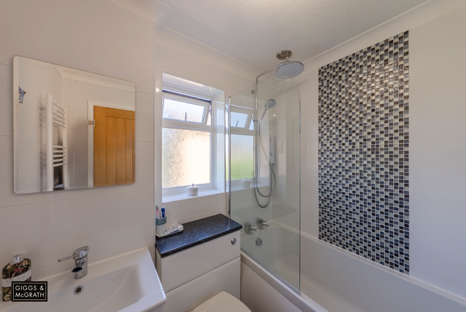 4 bed detached house for sale in Inhams Way, Cambridgeshire  - Property Image 11