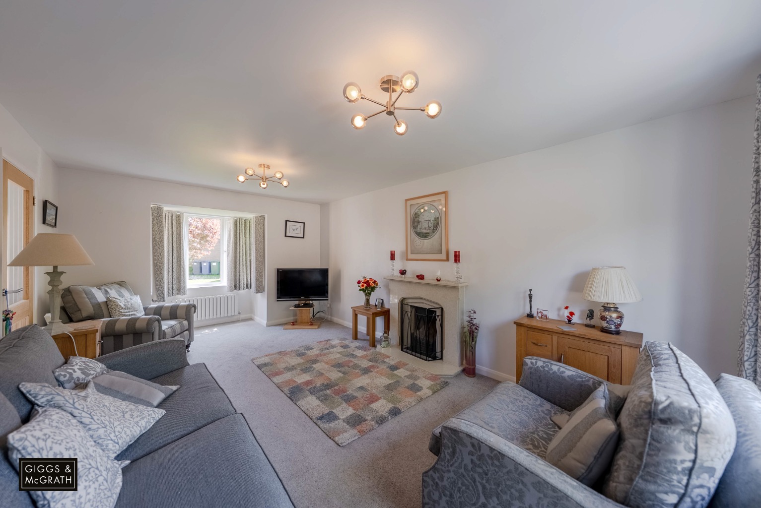 4 bed detached house for sale in Inhams Way, Cambridgeshire  - Property Image 3