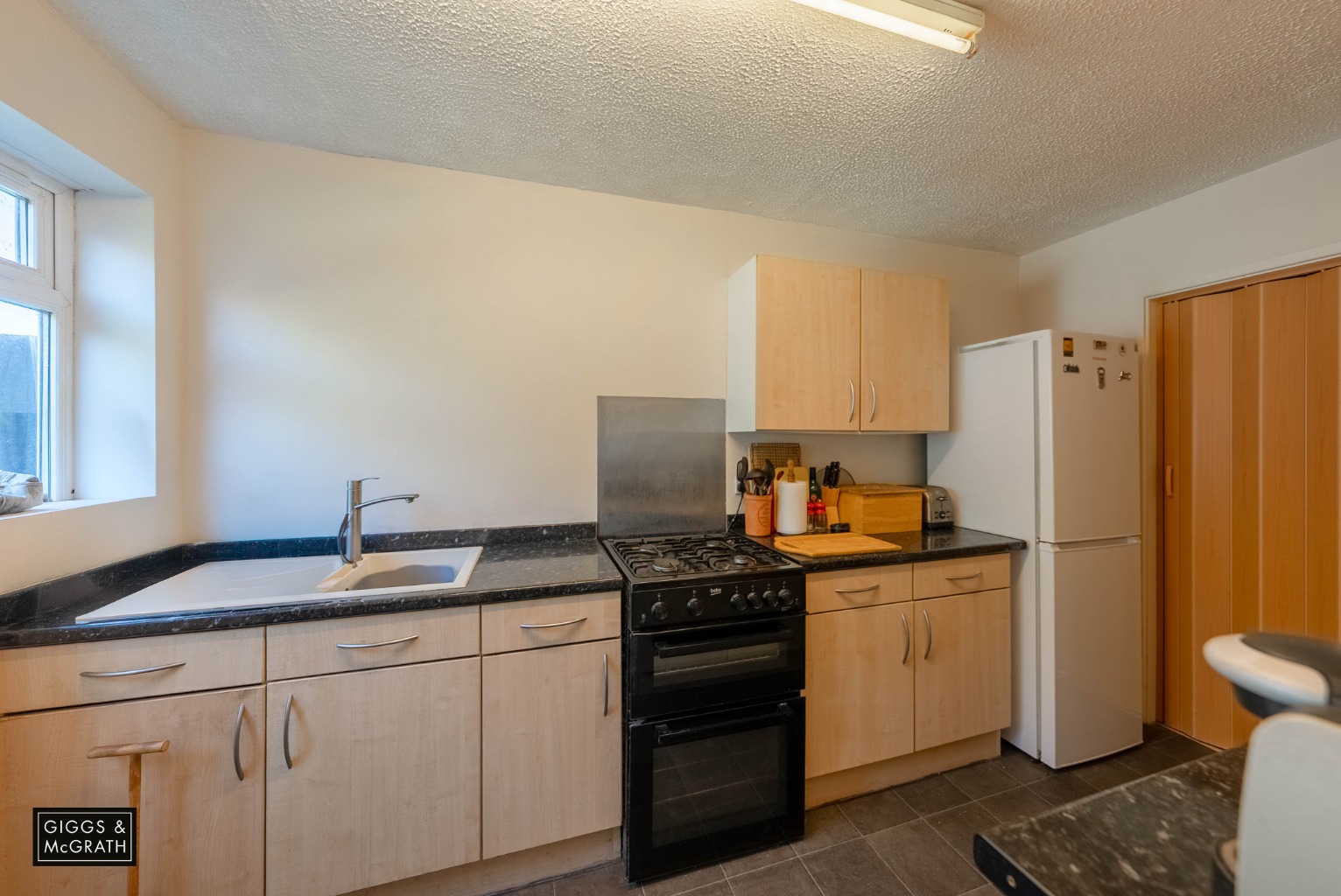 2 bed terraced house for sale in Durham Way, Huntingdon  - Property Image 2