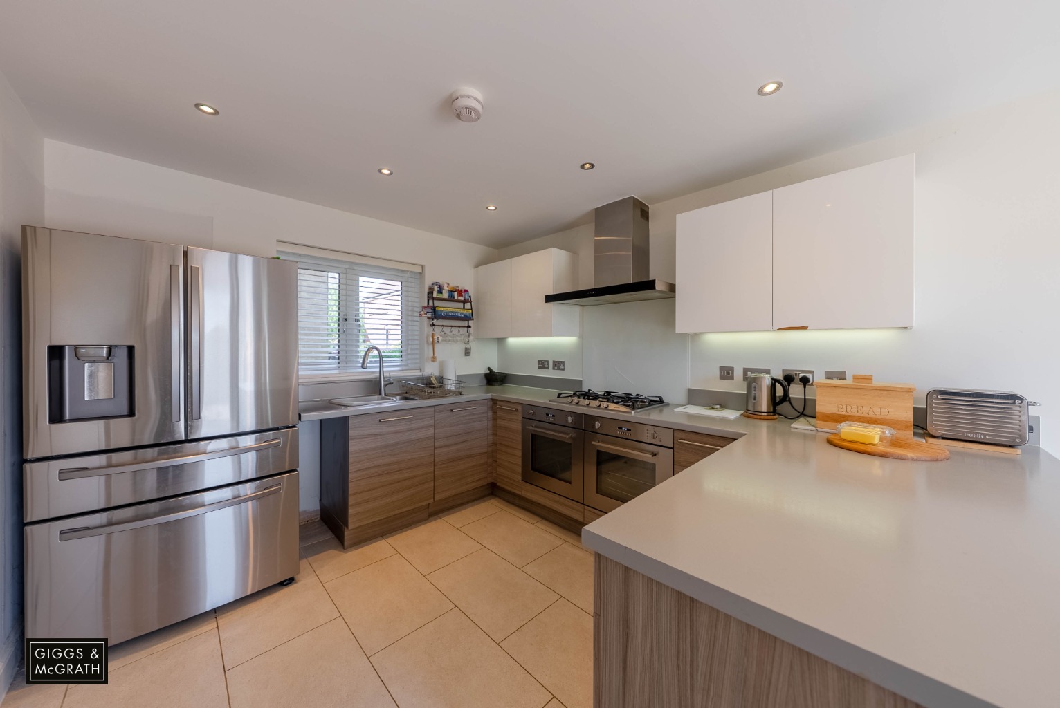 3 bed semi-detached house for sale in Nightingale Mews, Cambridgeshire  - Property Image 5