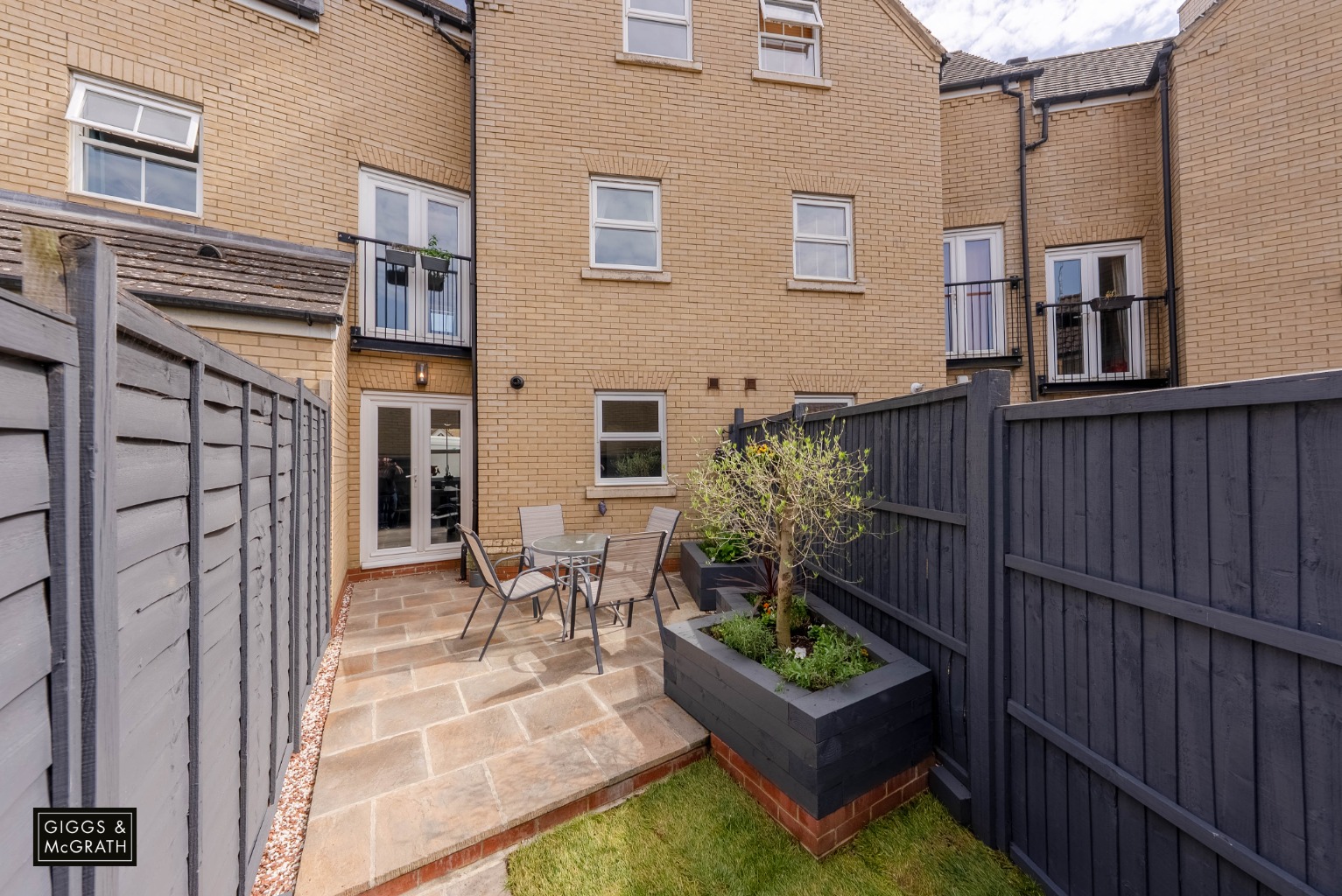 3 bed terraced house for sale in Christie Drive, Huntingdon  - Property Image 4