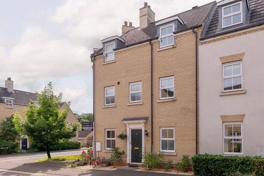 3 bed terraced house for sale in Christie Drive, Huntingdon - Property Image 1