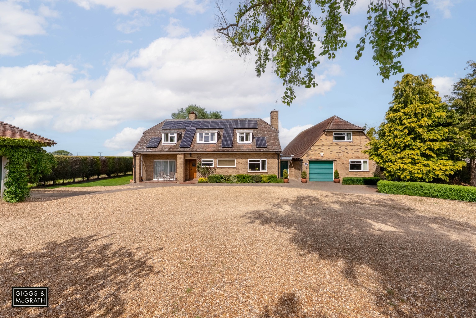 5 bed detached house for sale in Huntingdon Road, Huntingdon  - Property Image 2