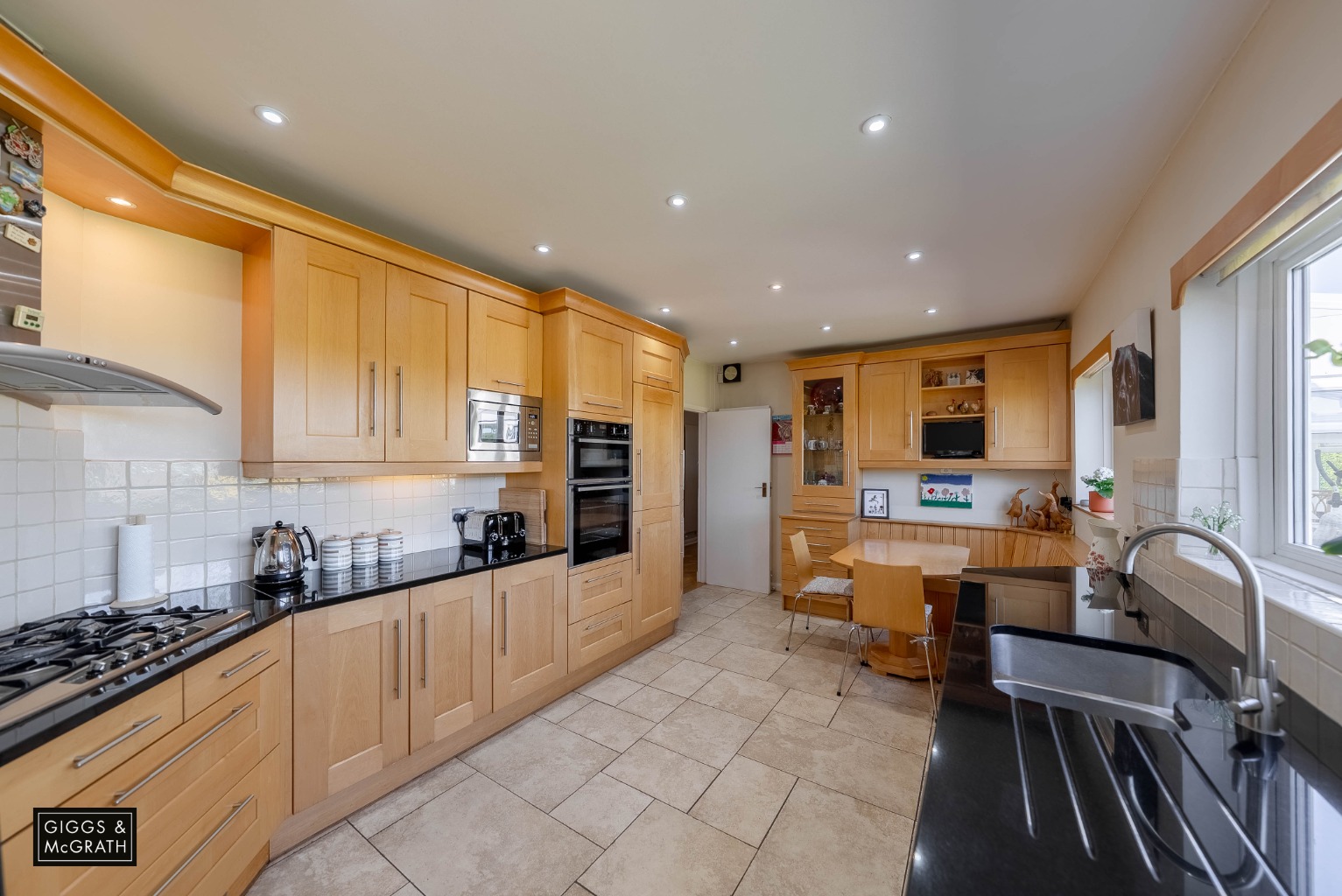 5 bed detached house for sale in Huntingdon Road, Huntingdon  - Property Image 3