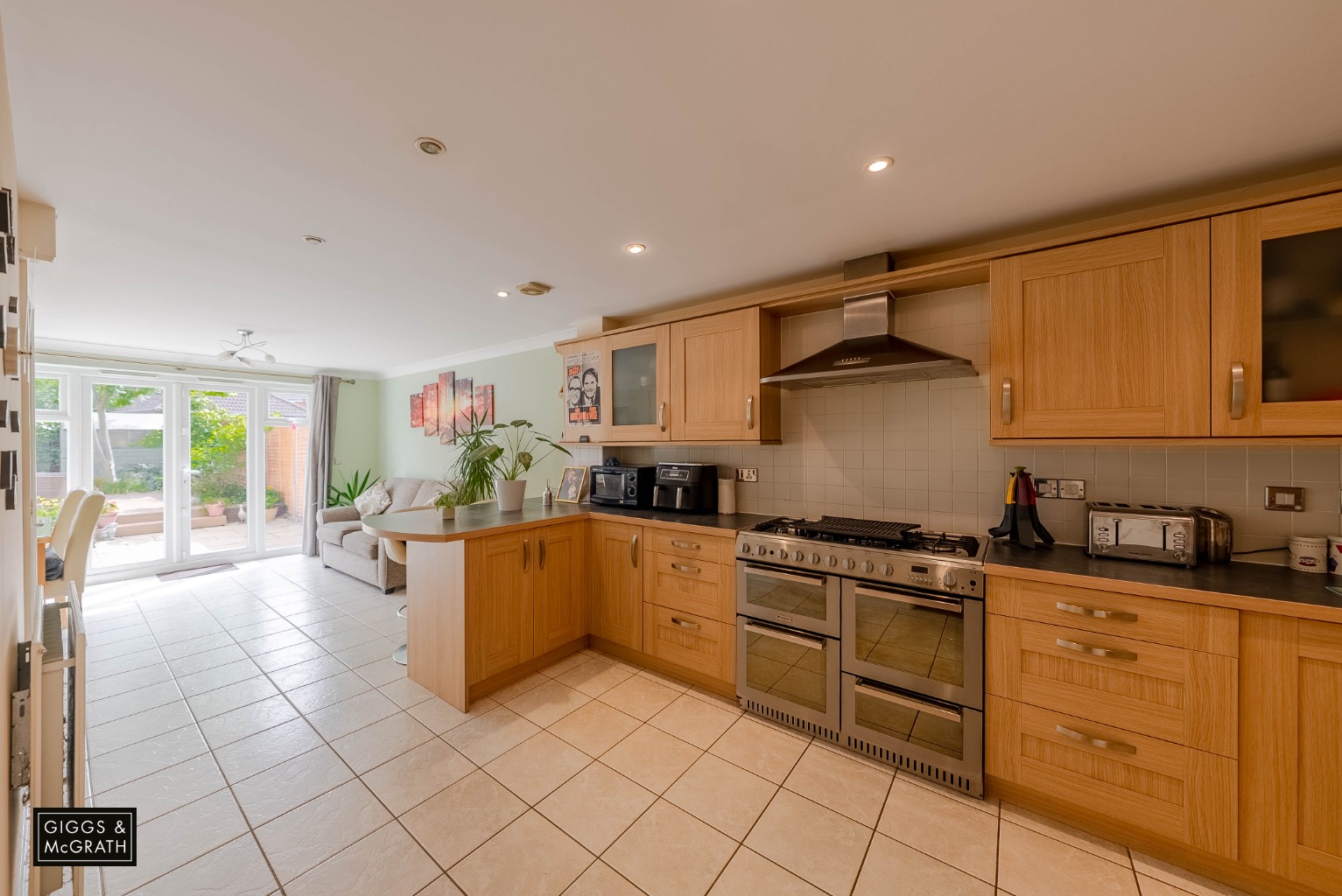 3 bed semi-detached house for sale in Lancaster Gate, Cambridge  - Property Image 2