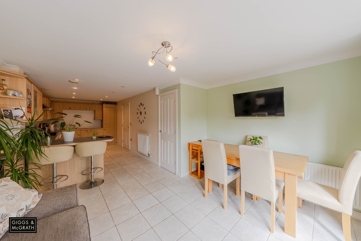 3 bed semi-detached house for sale in Lancaster Gate, Cambridge  - Property Image 6