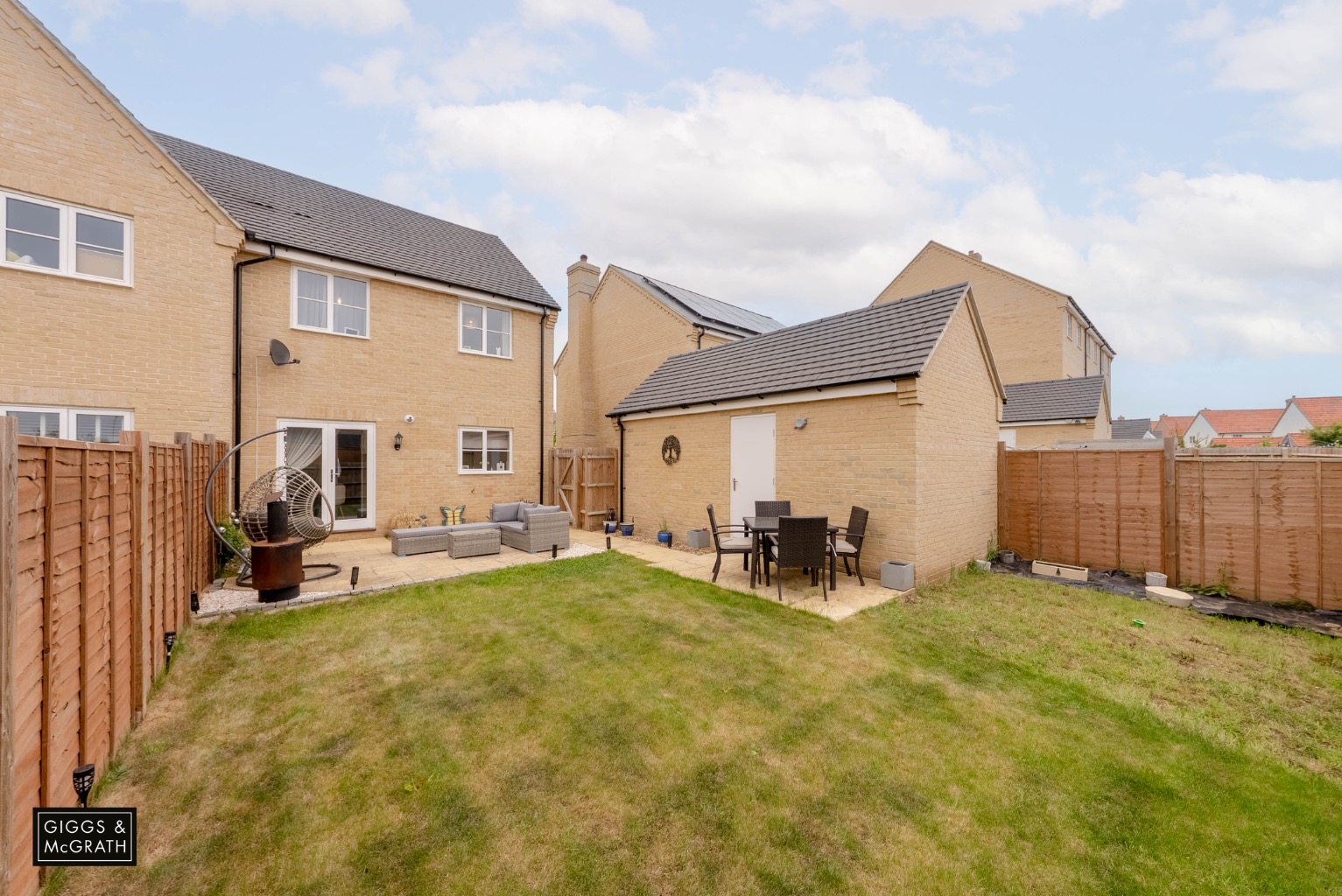 3 bed semi-detached house for sale in The Drive, Huntingdon  - Property Image 4