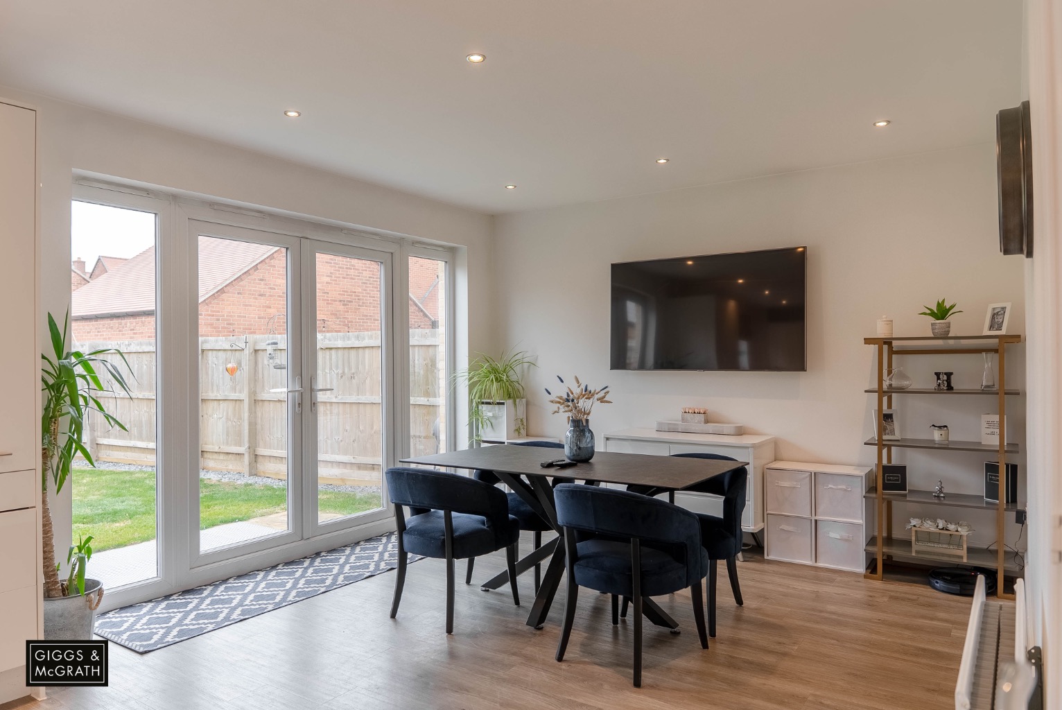 4 bed detached house for sale in Tiptoff Close, Huntingdon  - Property Image 11