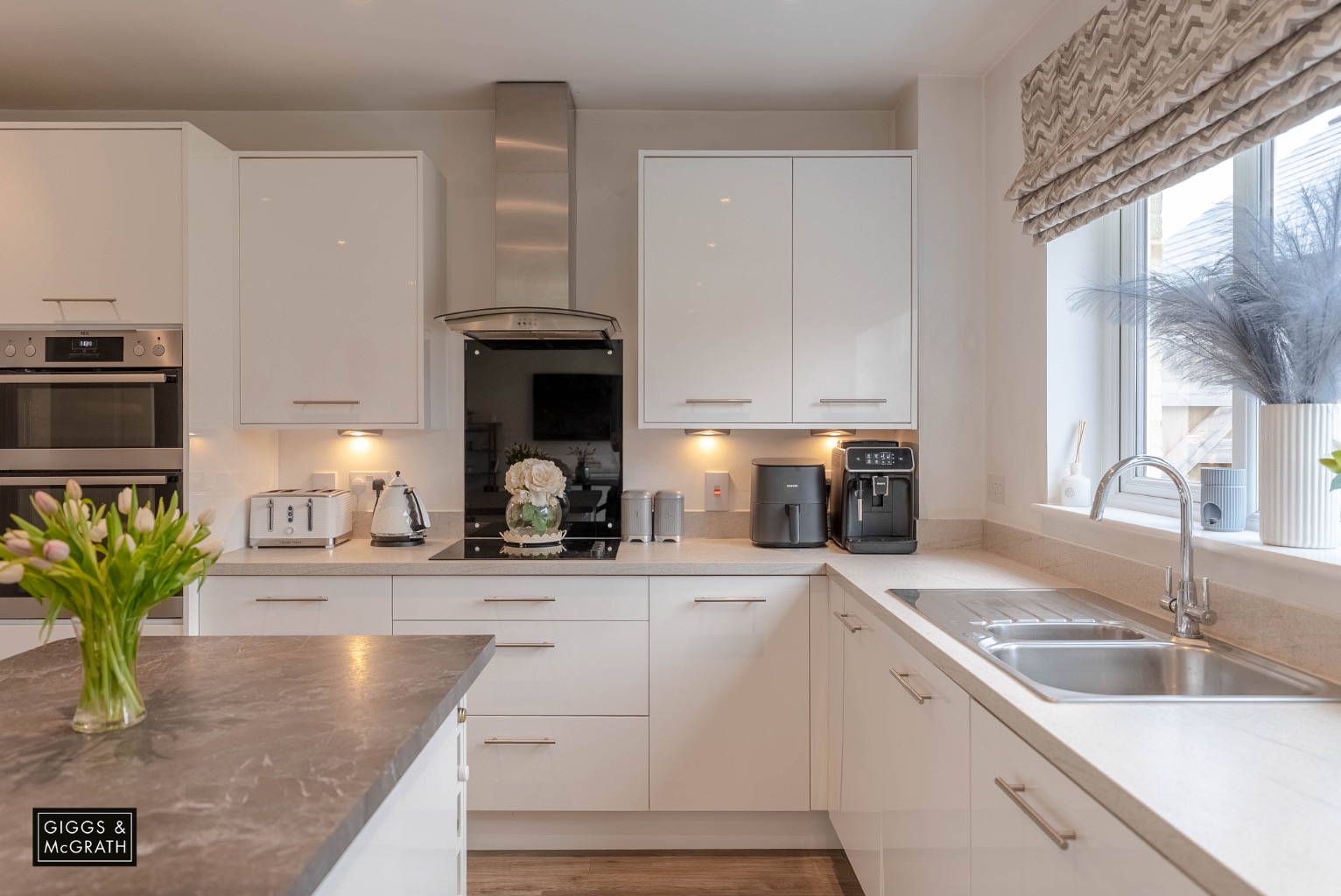 4 bed detached house for sale in Tiptoff Close, Huntingdon 7