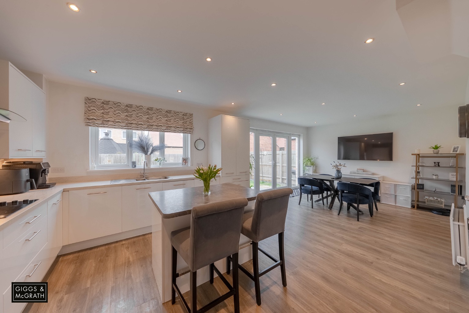 4 bed detached house for sale in Tiptoff Close, Huntingdon 1