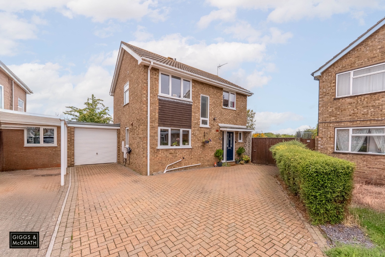 4 bed detached house for sale in Loftsteads, Huntingdon - Property Image 1