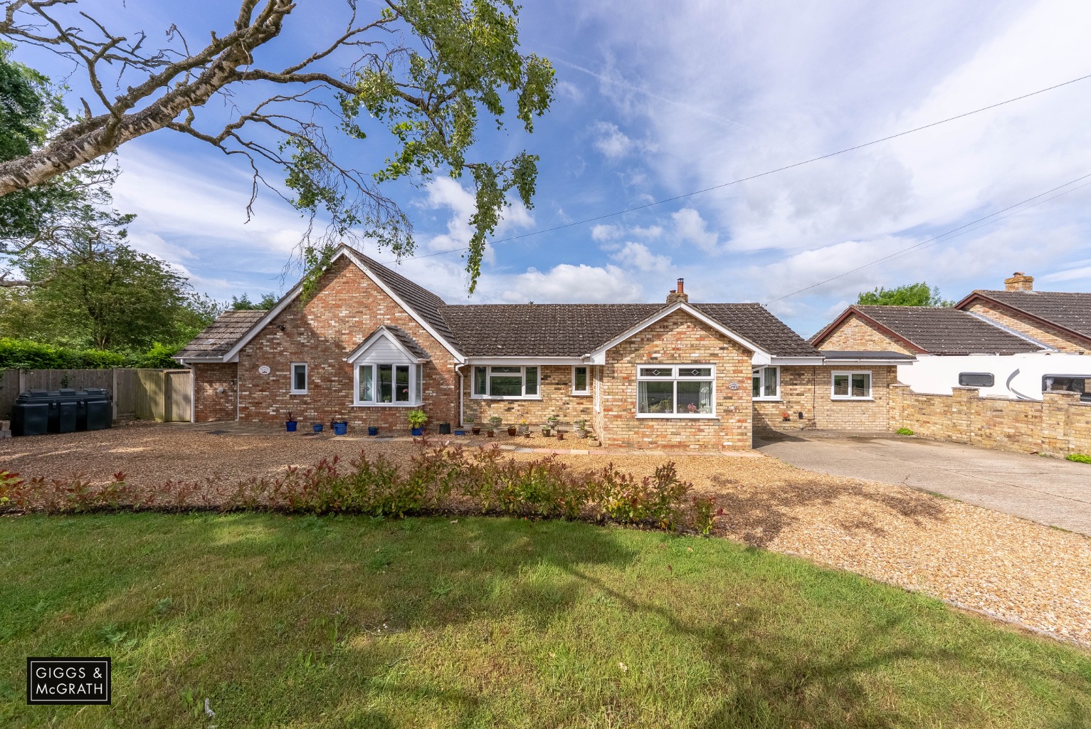 7 bed detached bungalow for sale in Warboys Road, Huntingdon 4