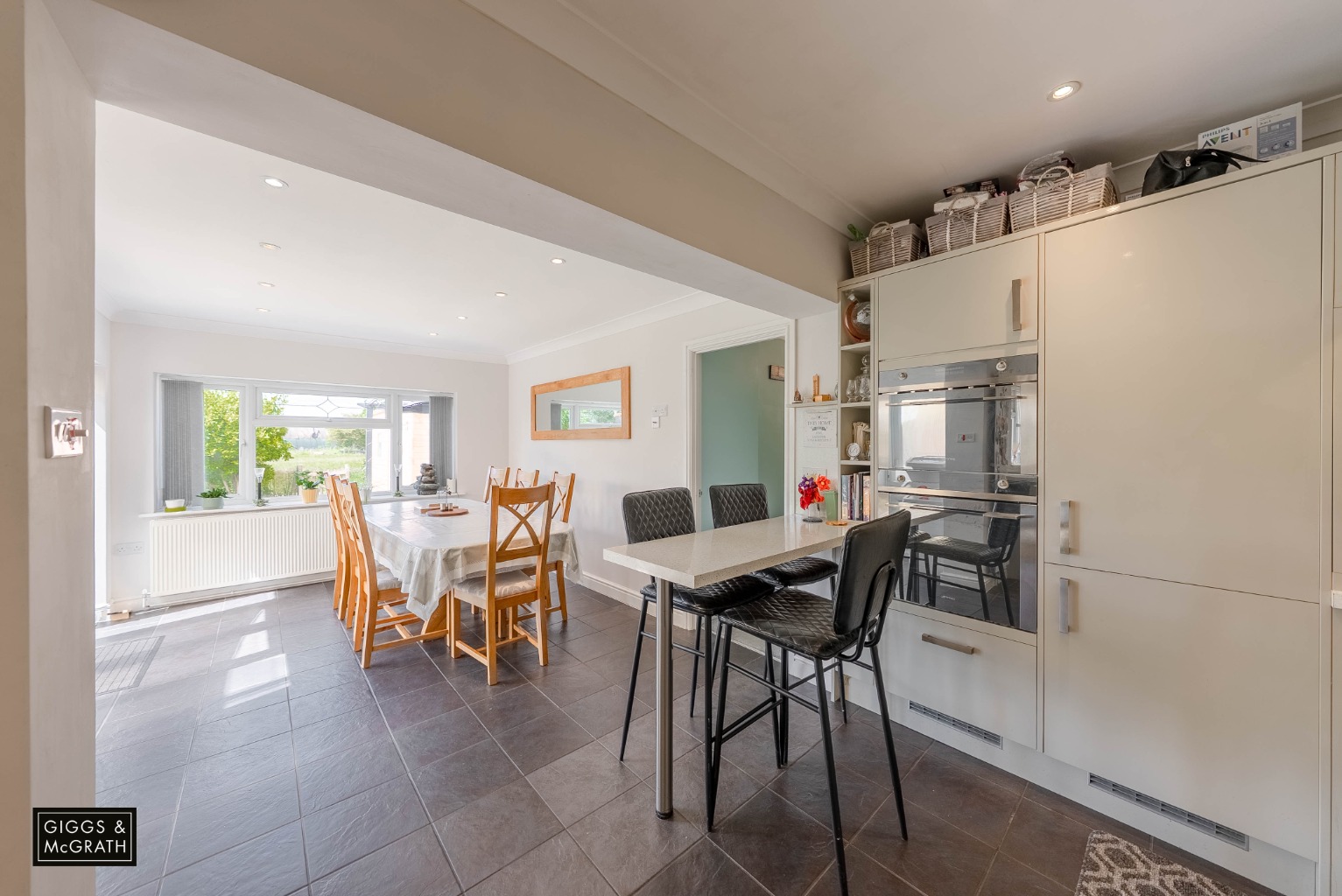 7 bed detached bungalow for sale in Warboys Road, Huntingdon  - Property Image 4