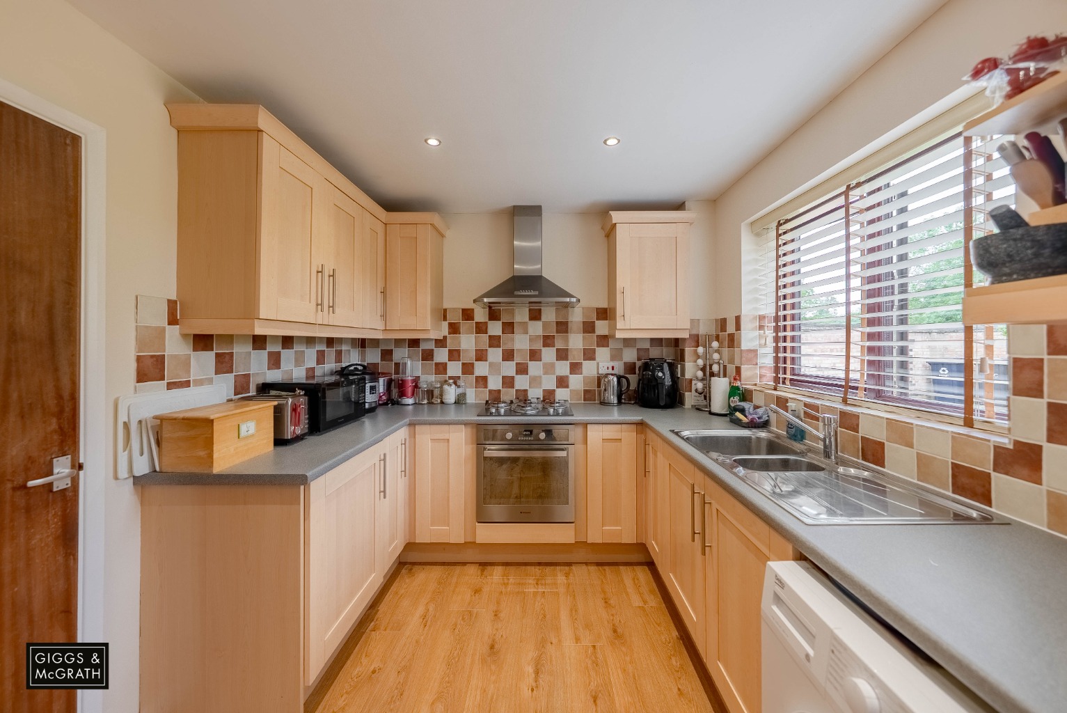 3 bed link detached house for sale in Crane Street, Huntingdon  - Property Image 8