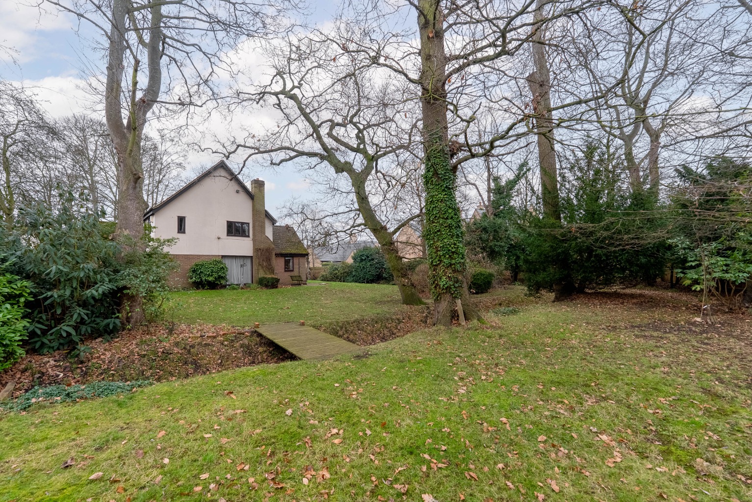 4 bed detached house for sale in Allens Orchard, Cambridgeshire 2