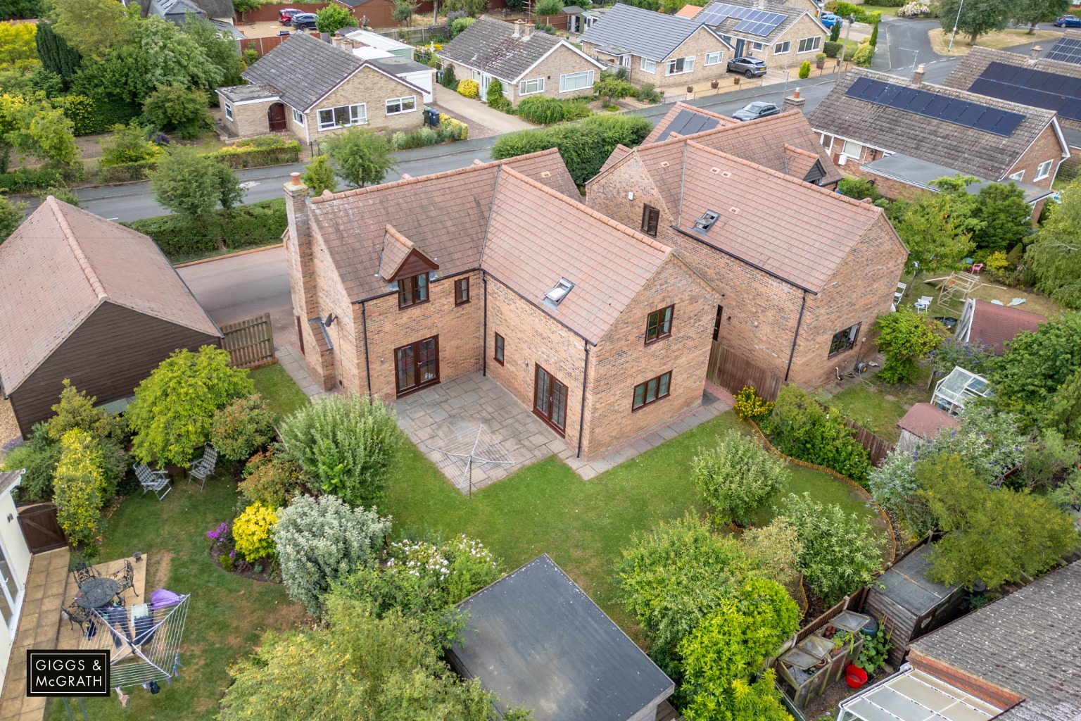 4 bed detached house for sale in Helens Close, Huntingdon  - Property Image 4