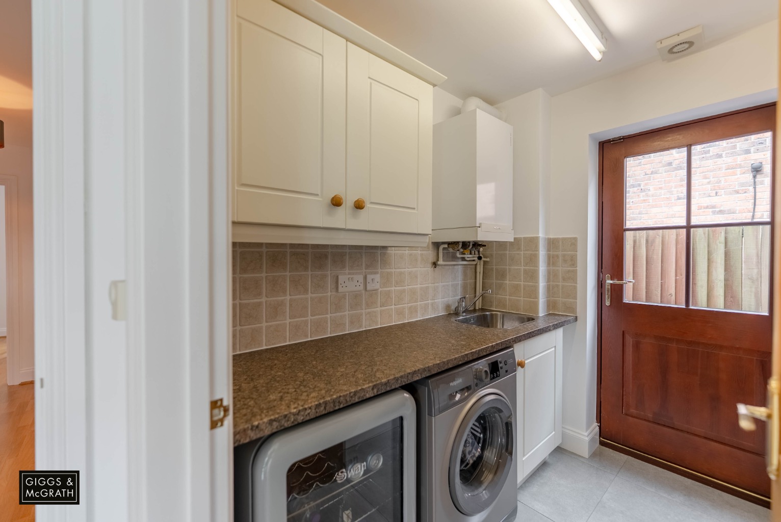 4 bed detached house for sale in Helens Close, Huntingdon 6