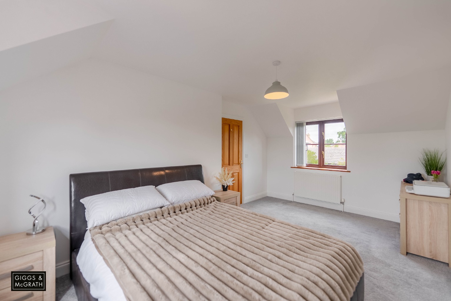 4 bed detached house for sale in Helens Close, Huntingdon 12