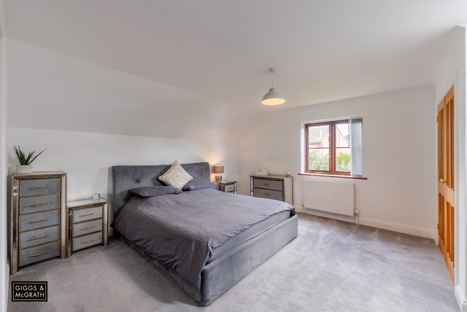 4 bed detached house for sale in Helens Close, Huntingdon 10