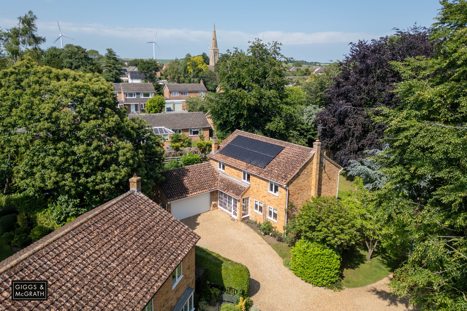5 bed detached house for sale in Spinney Field, Cambridgeshire  - Property Image 1