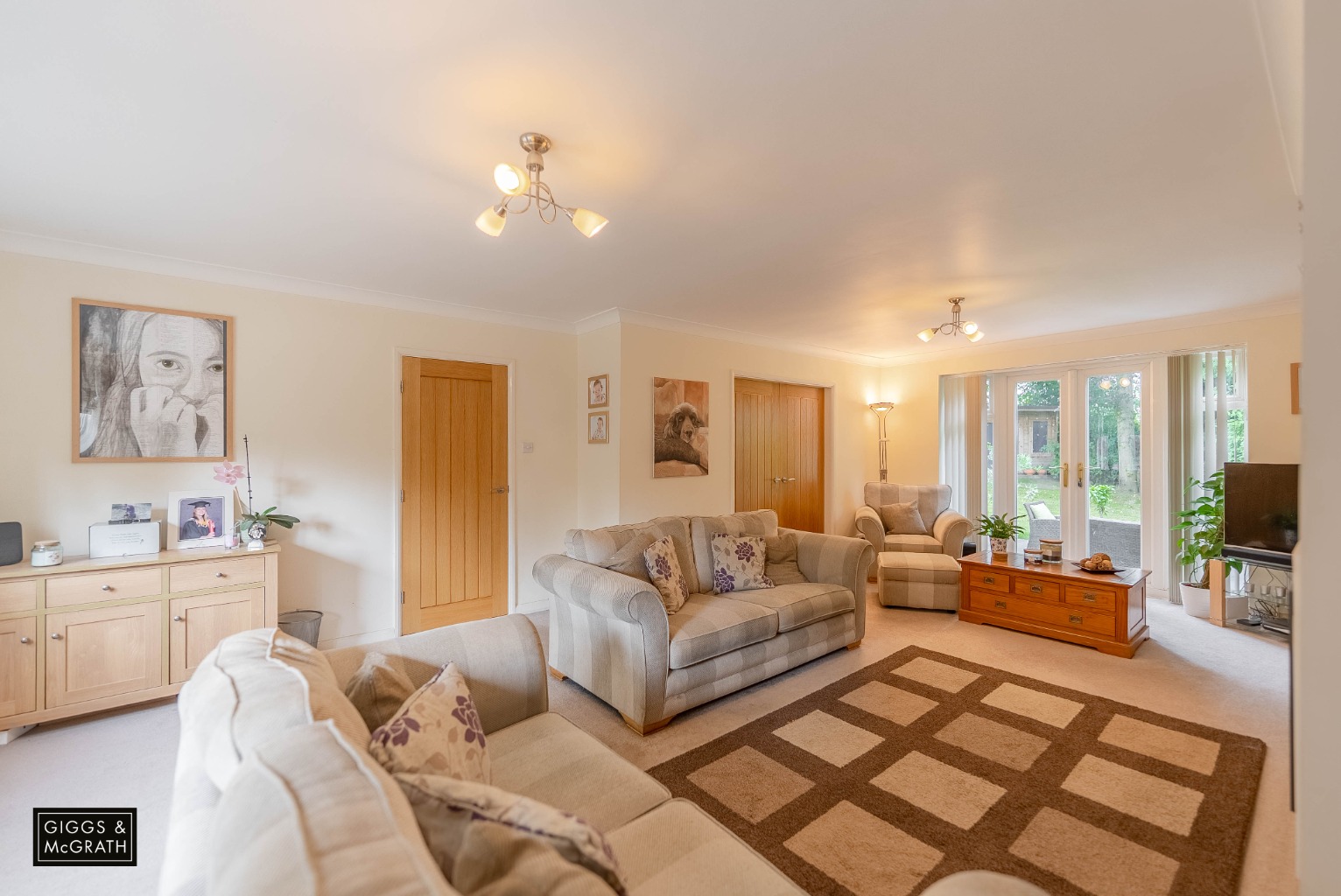 5 bed detached house for sale in Spinney Field, Cambridgeshire  - Property Image 3