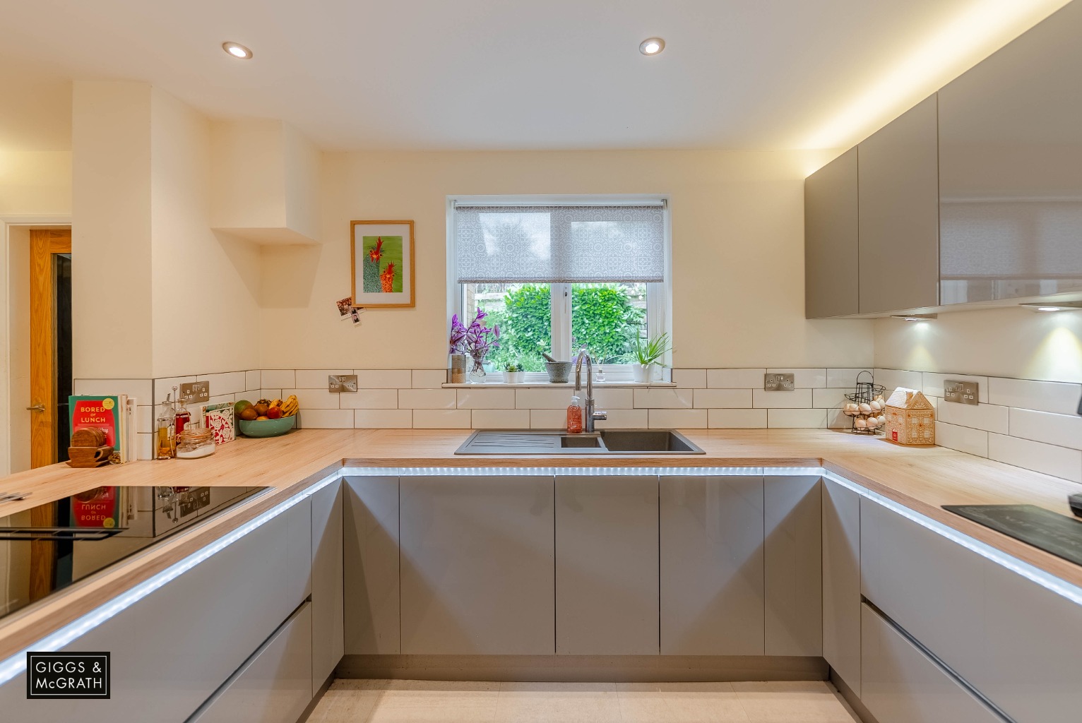 5 bed detached house for sale in Spinney Field, Cambridgeshire  - Property Image 11