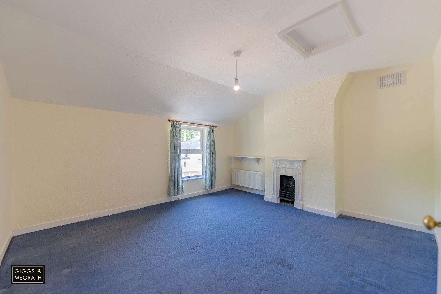 2 bed semi-detached house for sale in High Street, Huntingdon  - Property Image 8