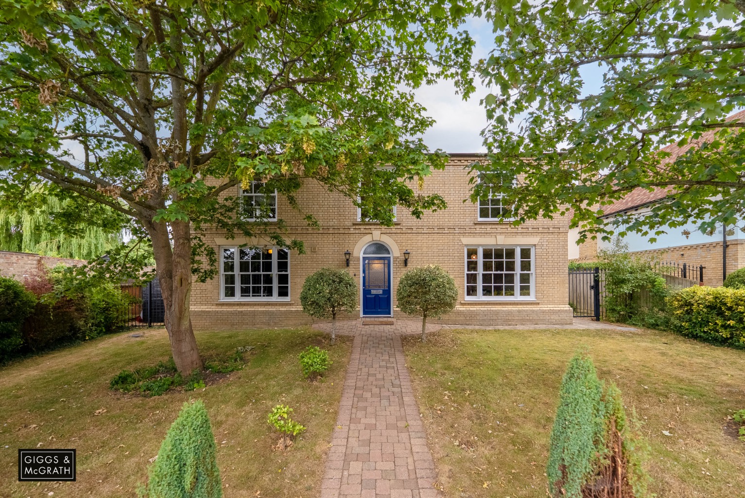 4 bed detached house for sale in Church Street, Huntingdon - Property Image 1