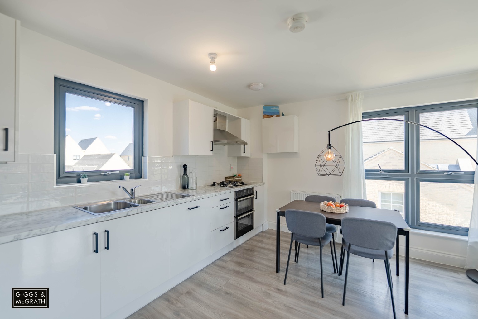 2 bed flat for sale in Cartwright Close, Huntingdon  - Property Image 3