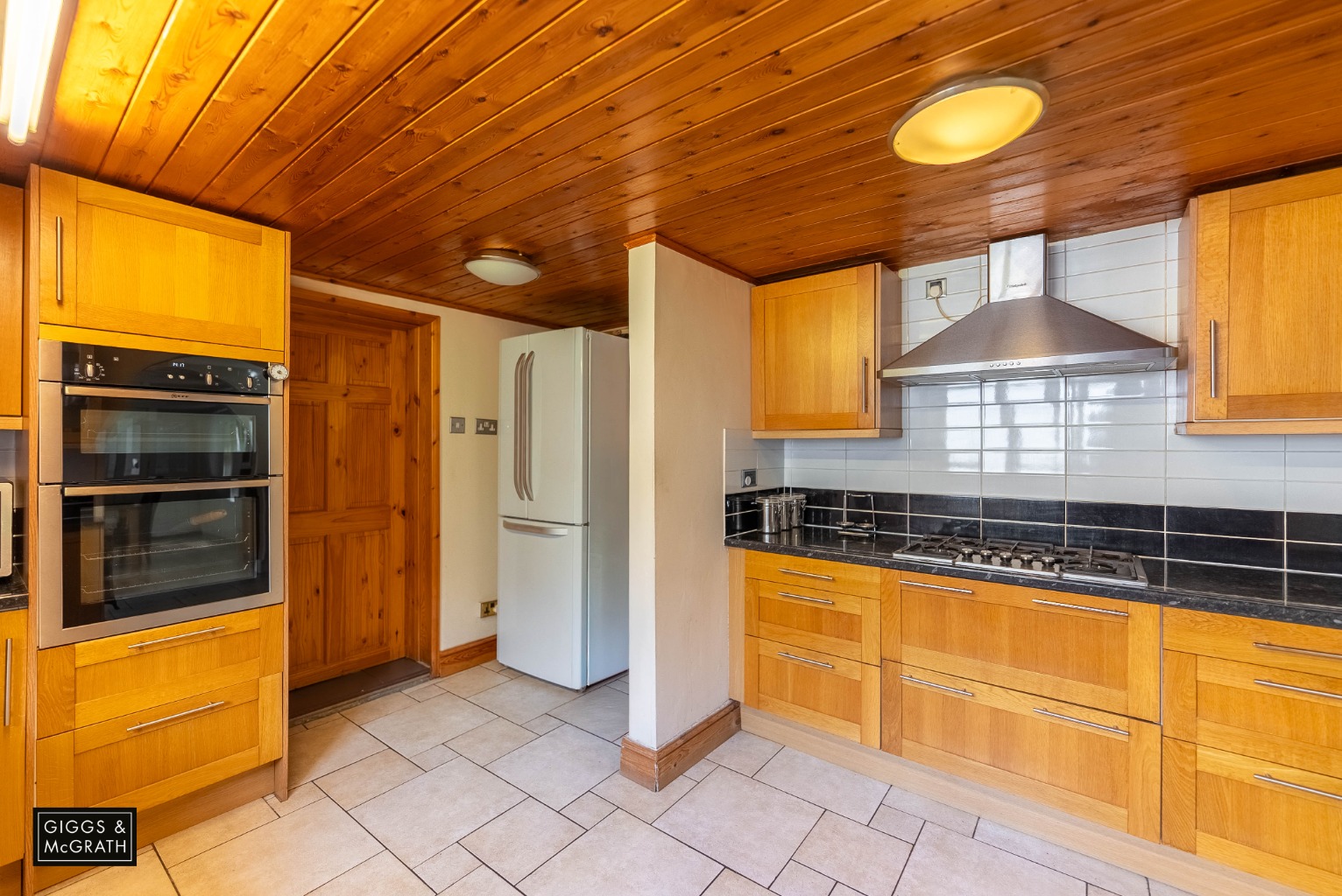 4 bed coach house for sale in High Street, Huntingdon 5