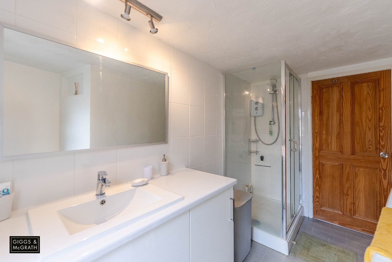 4 bed coach house for sale in High Street, Huntingdon 17