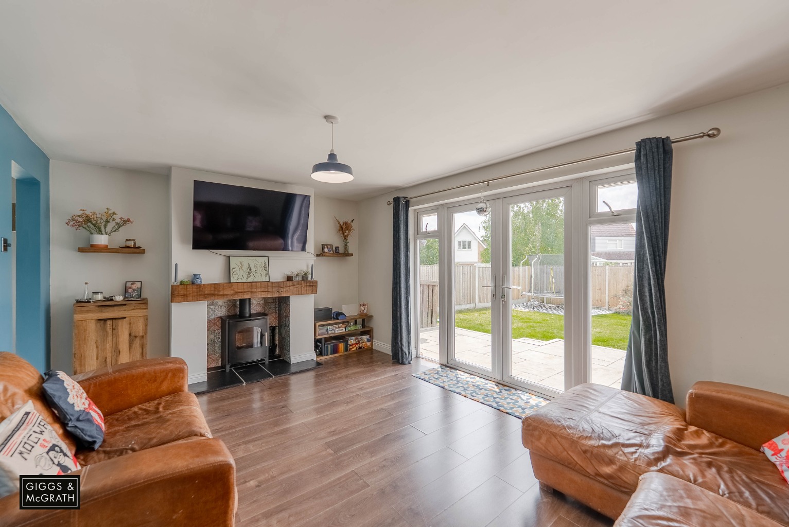 3 bed semi-detached house for sale in Manor Lane, Cambridgeshire  - Property Image 3