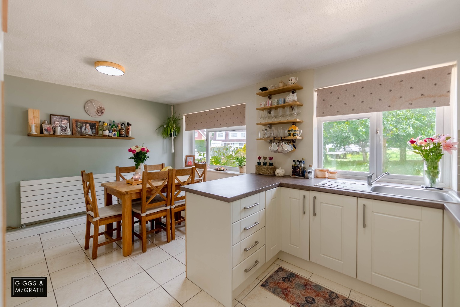 3 bed semi-detached house for sale in Manor Lane, Cambridgeshire  - Property Image 2