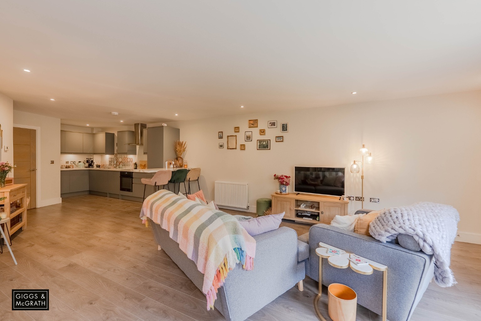 1 bed flat for sale in Ferrars Road, Cambridgeshire  - Property Image 2