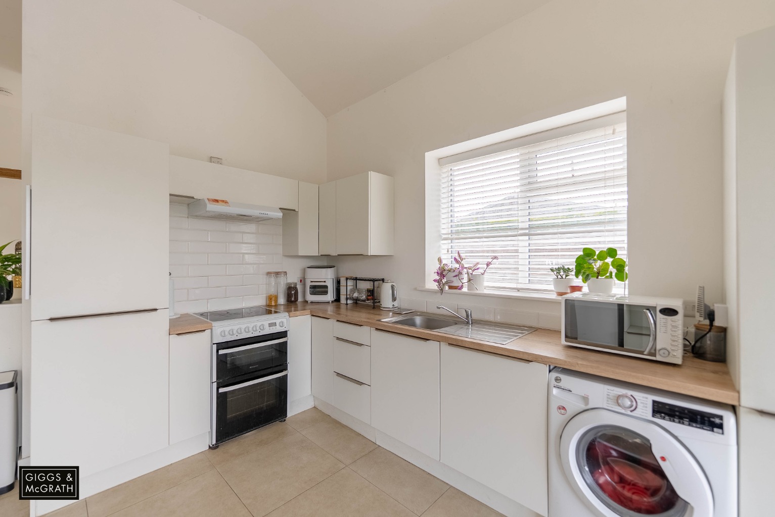 5 bed detached house for sale in The Heath, Huntingdon  - Property Image 14