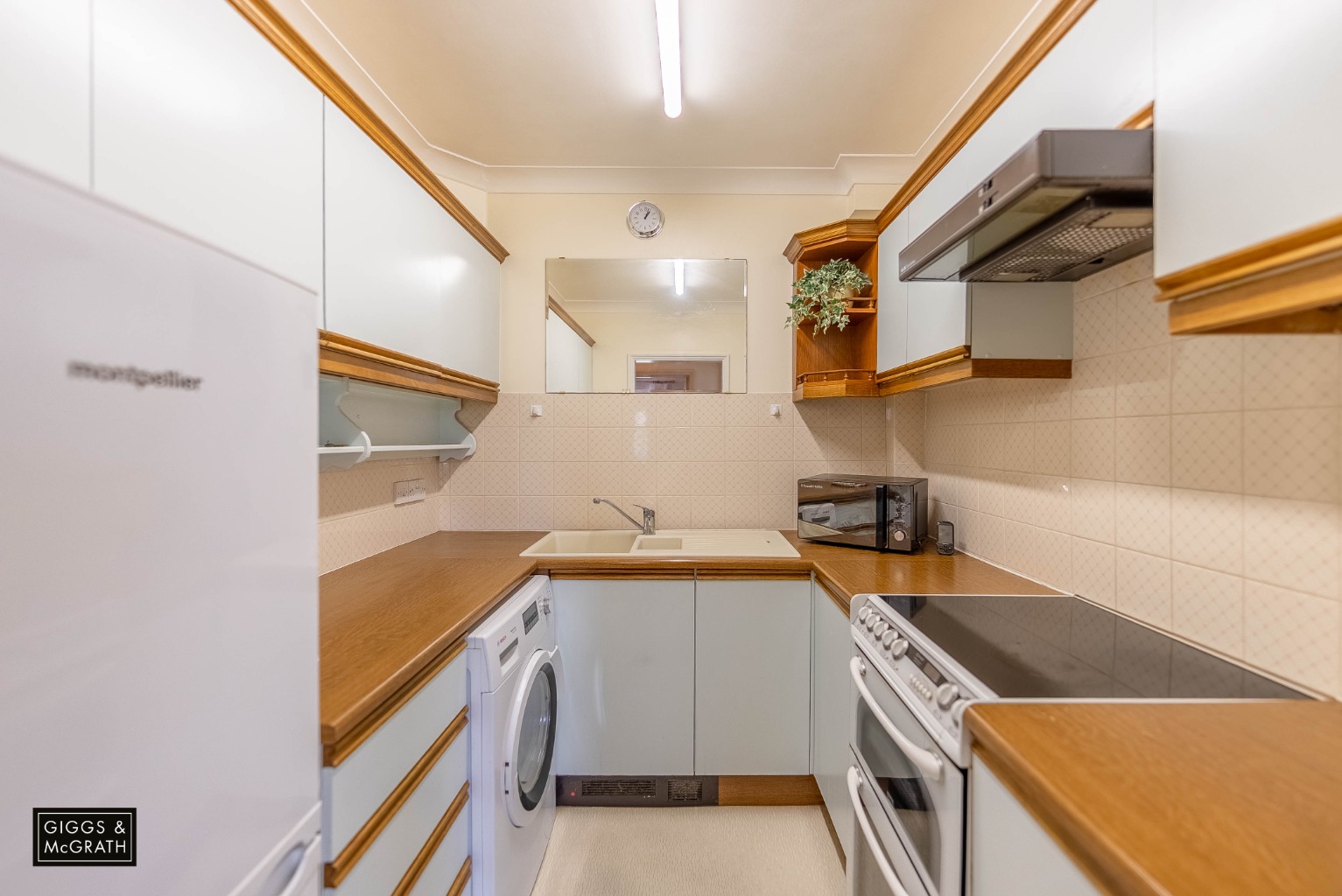 2 bed ground floor flat for sale in Bridgefoot, St. Ives  - Property Image 9