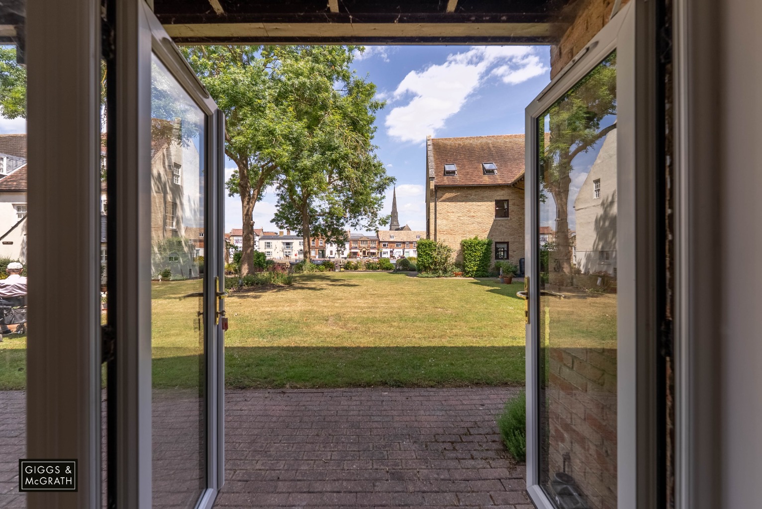 2 bed ground floor flat for sale in Bridgefoot, St. Ives 2