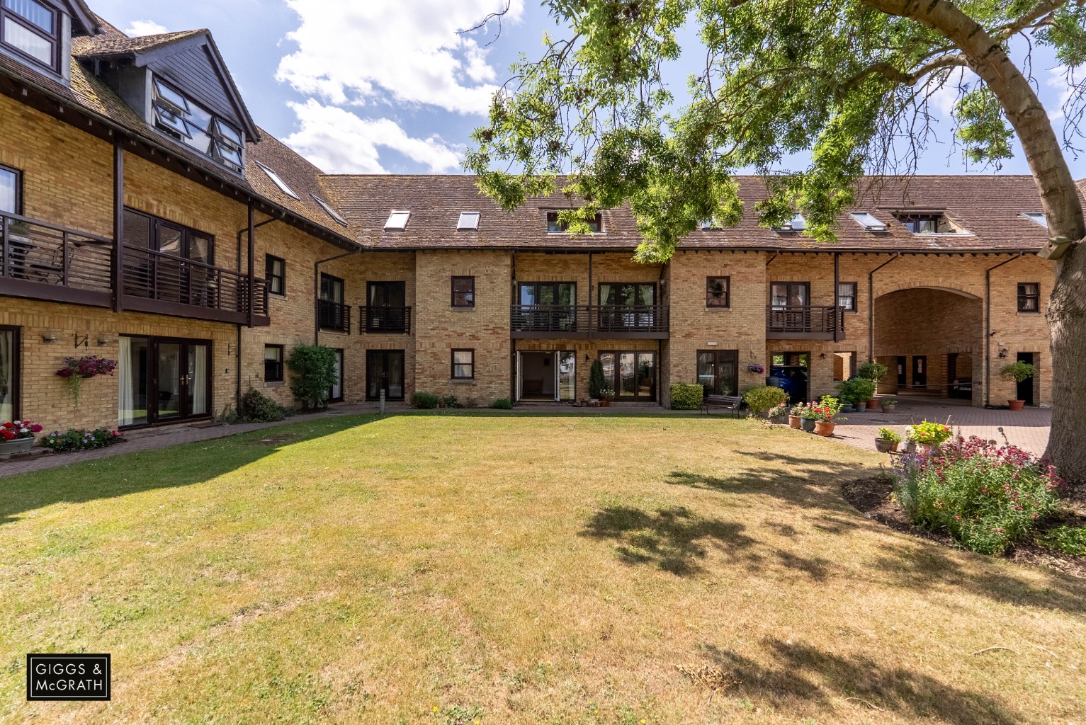 2 bed ground floor flat for sale in Bridgefoot, St. Ives  - Property Image 5