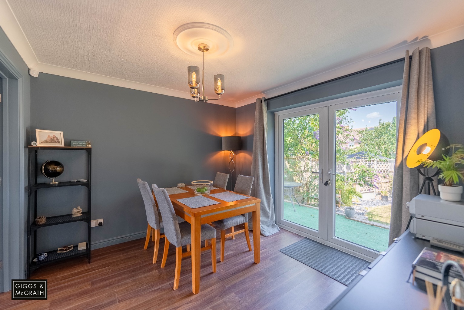 3 bed detached house for sale in Hillfield, Cambridgeshire  - Property Image 3