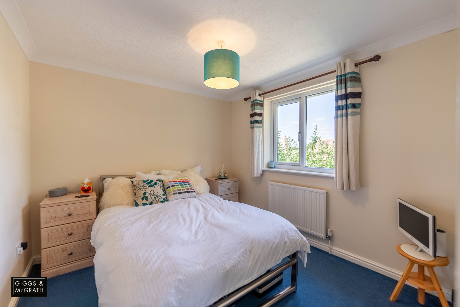 3 bed detached house for sale in Hillfield, Cambridgeshire  - Property Image 13