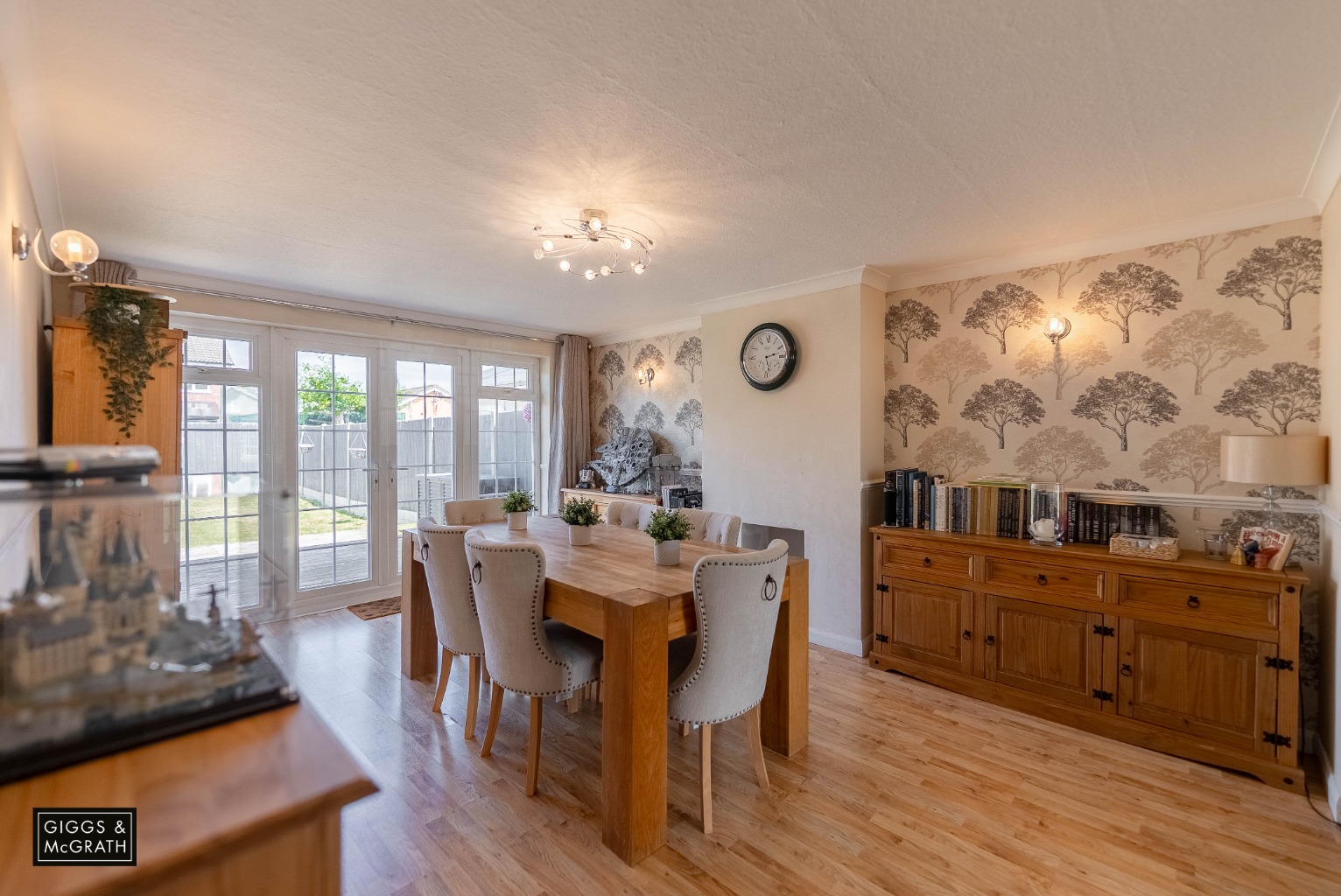 3 bed semi-detached house for sale in Sapcote Way, Cambridgeshire  - Property Image 2