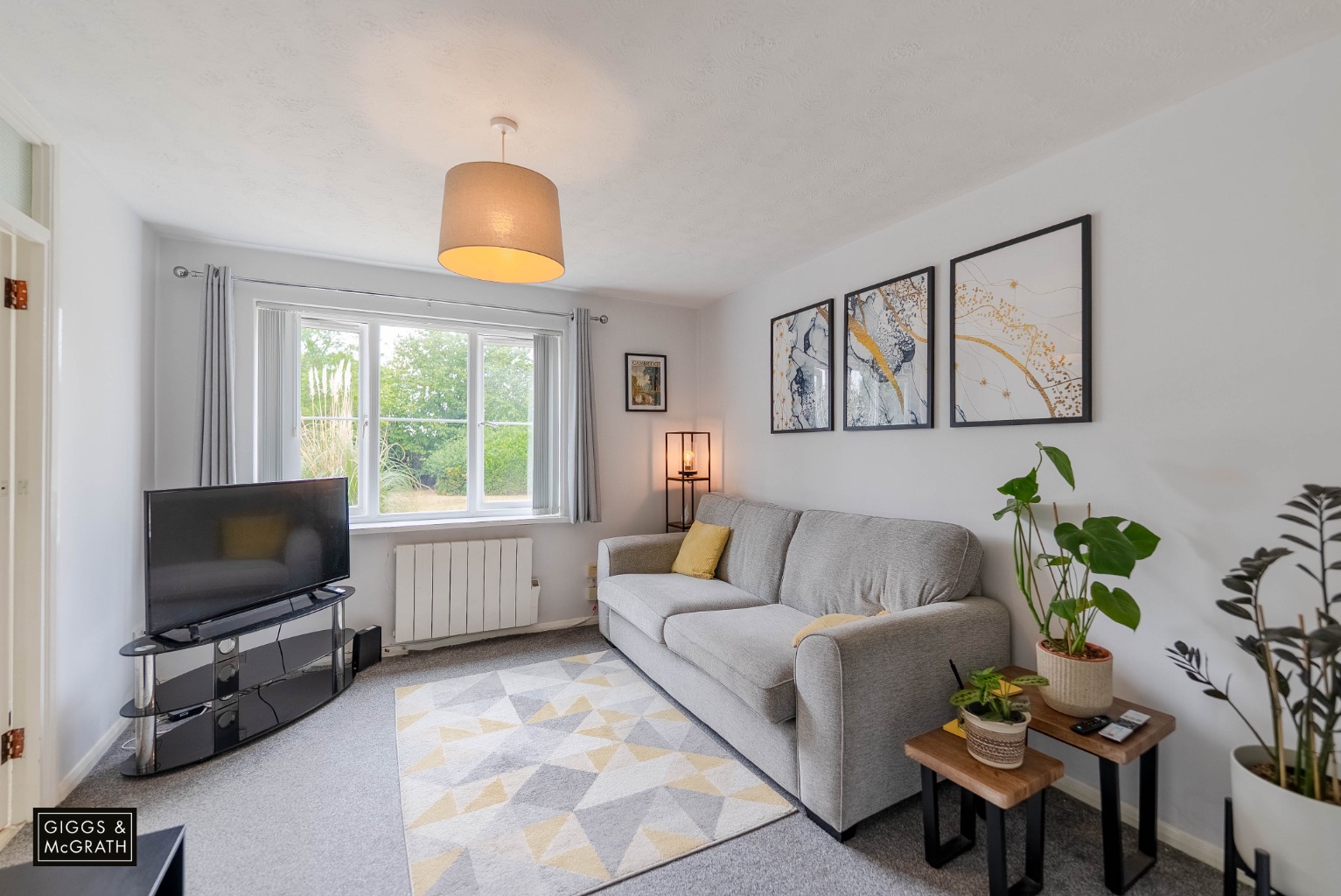 2 bed ground floor flat for sale in Limes Park Road, Cambridgeshire 1